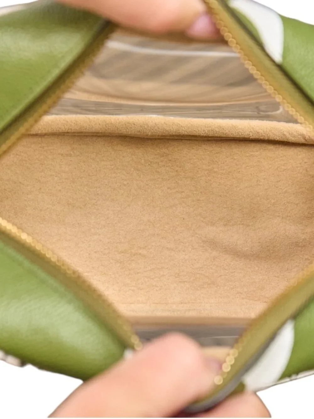 Louis Vuitton Beach Pouch Monogram Giant Khaki/White